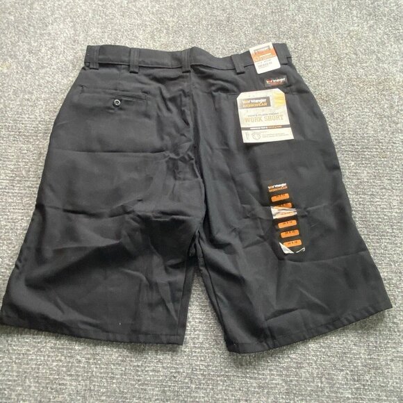Wrangler Workwear Shorts Mens 36 x 12 Black Plain Front Inseam GusseI Sturdy - Picture 2 of 9